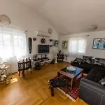 アパート By The Sea Arbanija, Ciovo - 14825 トロギール
