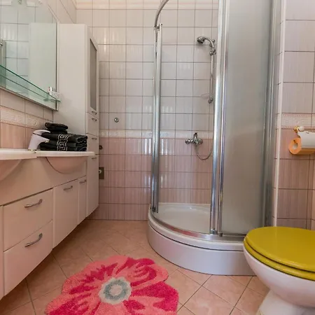 Apartment By The Sea Arbanija, Ciovo - 14825 *